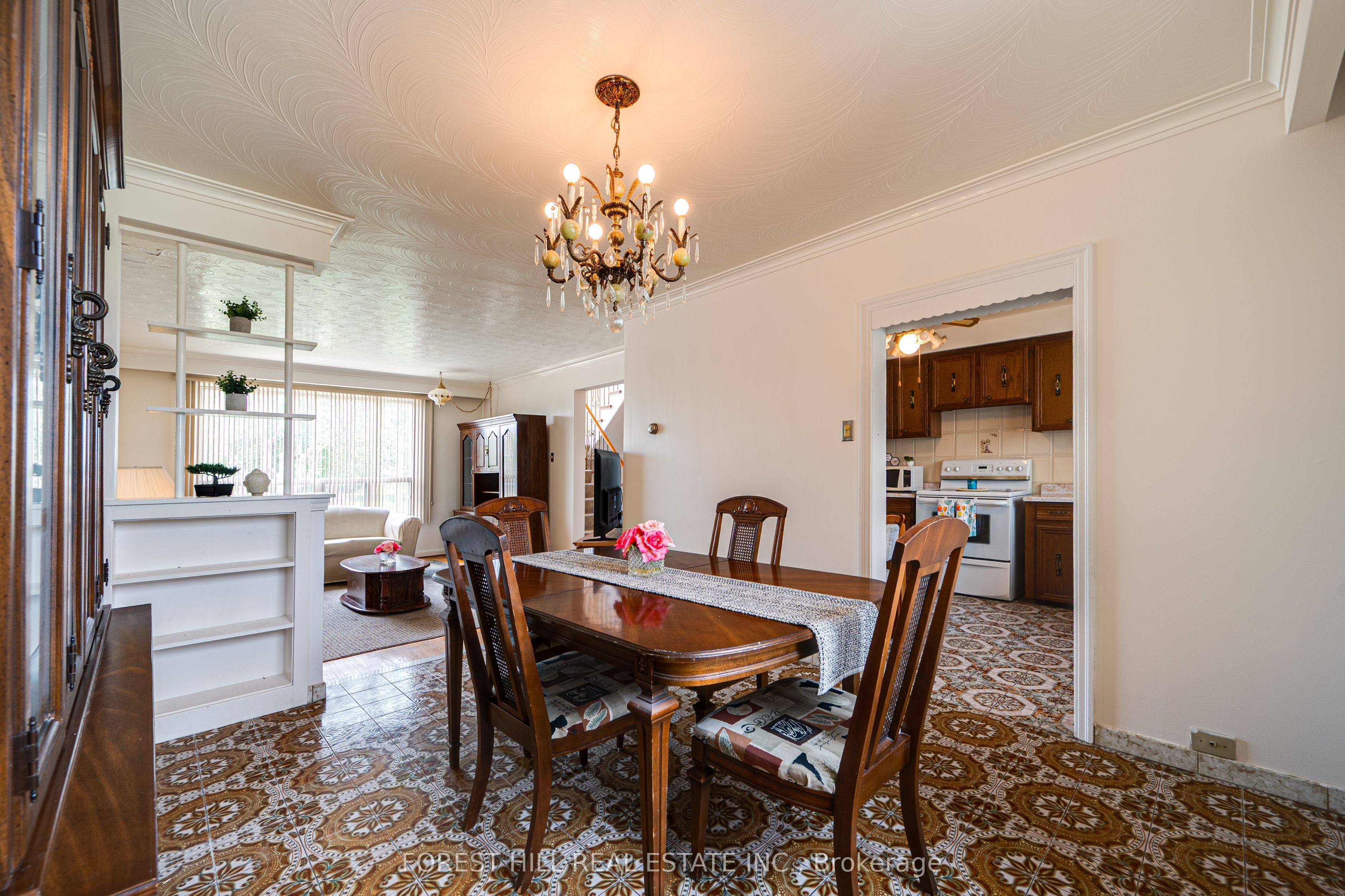 73 Talent Crescent photo 3