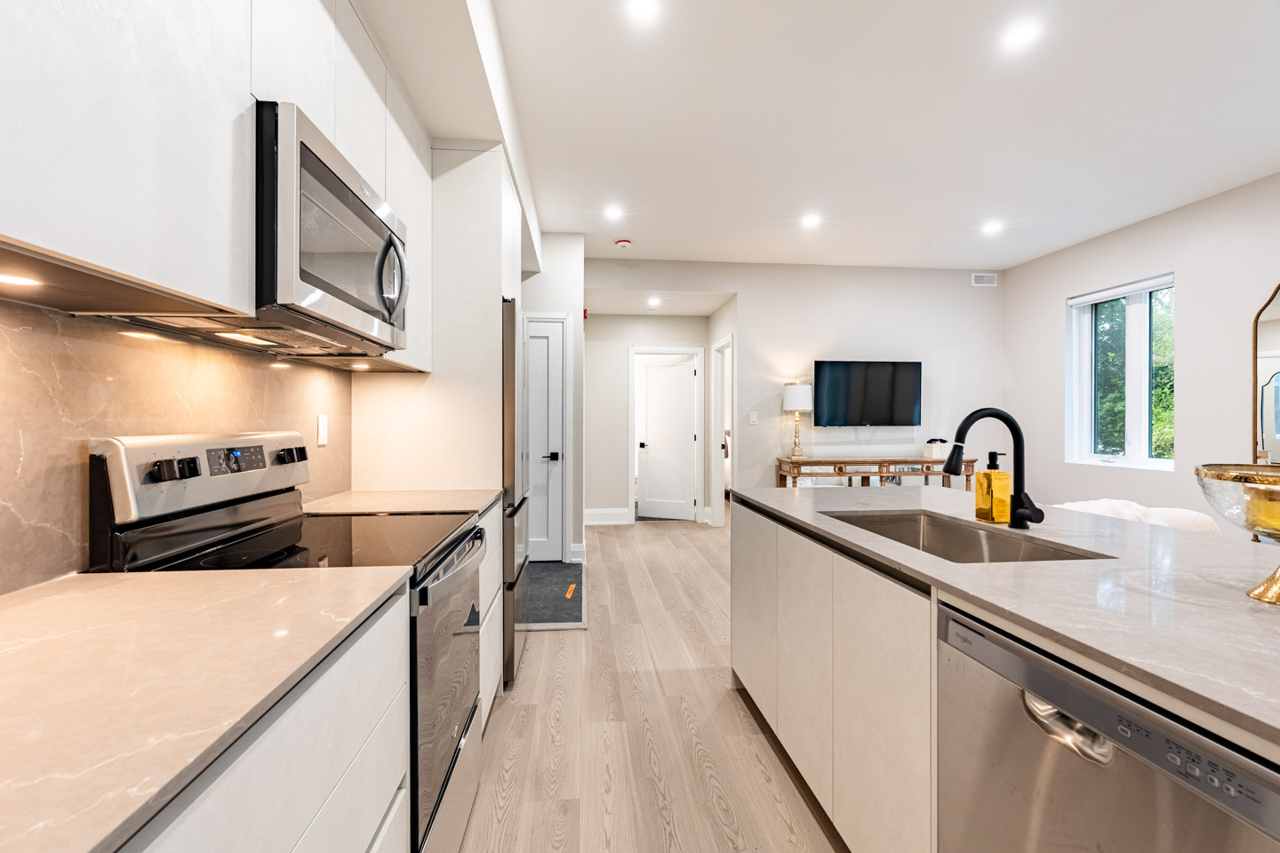 Unit 201 at Maison Bathurst — photo 10