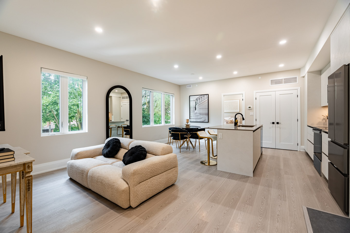 Unit 301 at Maison Bathurst — photo 6