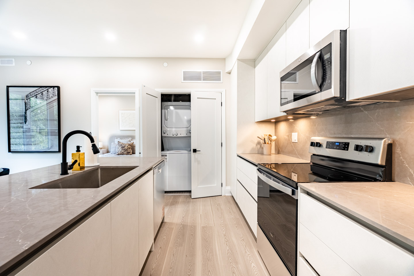 Unit 301 at Maison Bathurst — photo 15