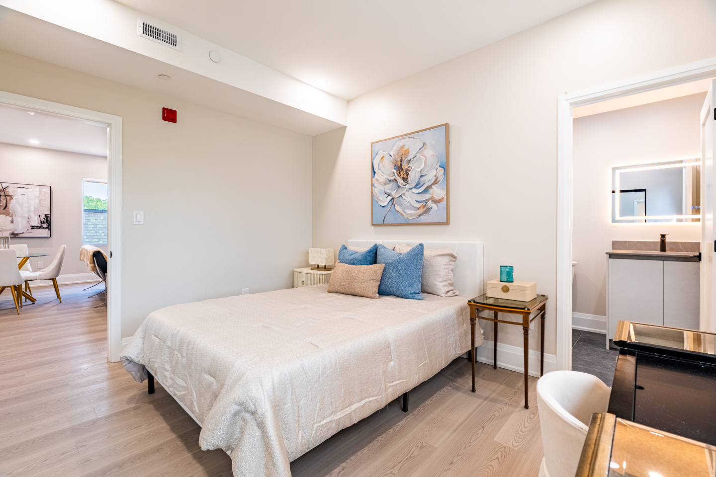 Unit 302 at Maison Bathurst — photo 6