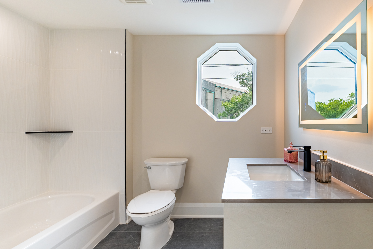 Unit 302 at Maison Bathurst — photo 11