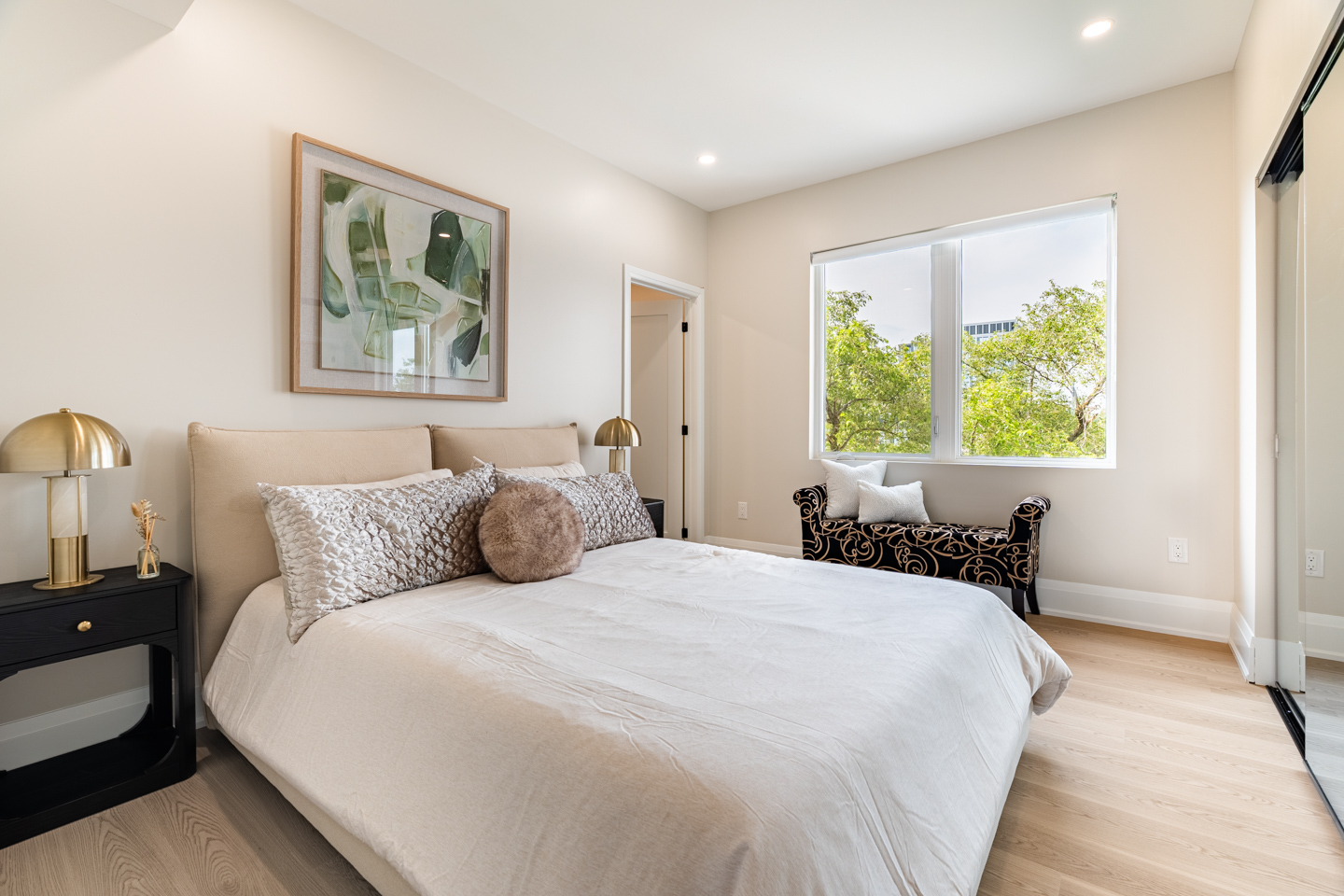Unit 502 at Maison Bathurst — photo 4
