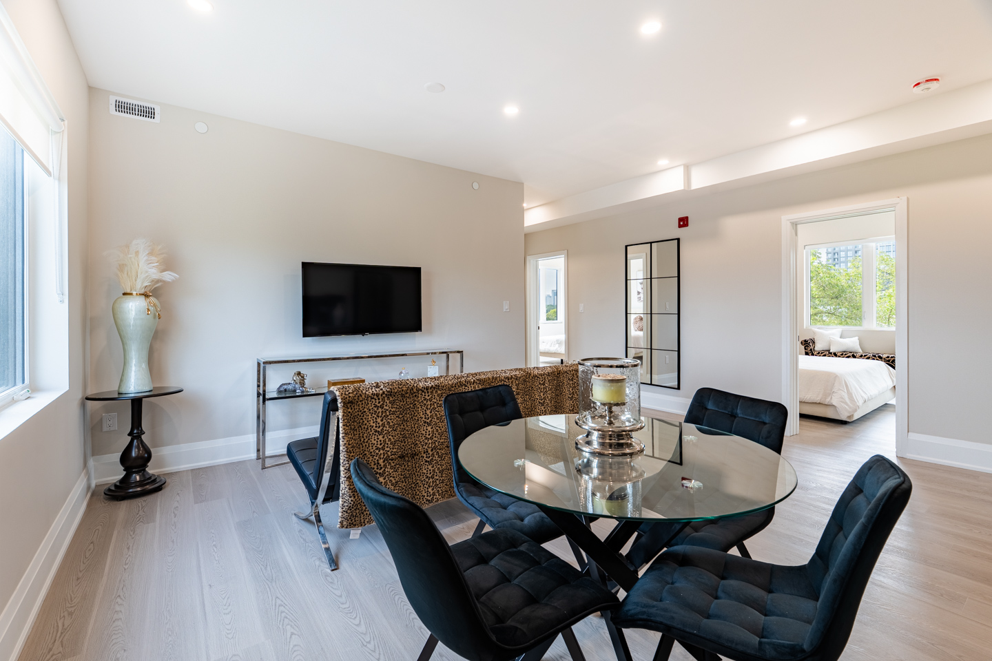 Unit 502 at Maison Bathurst — photo 8
