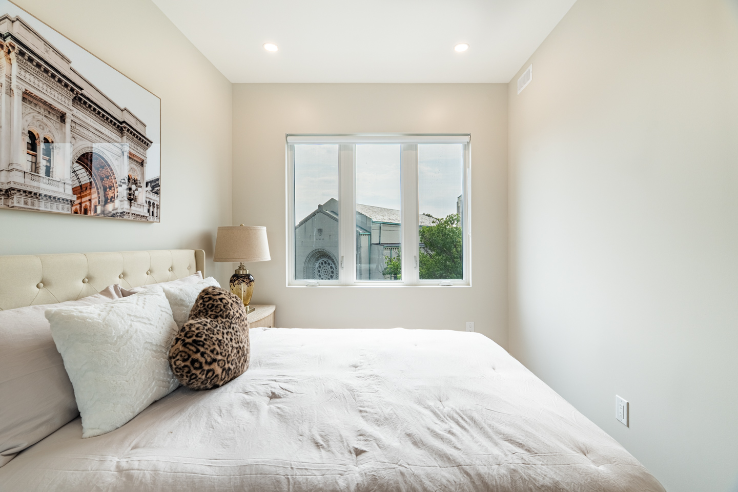 Unit 502 at Maison Bathurst — photo 9