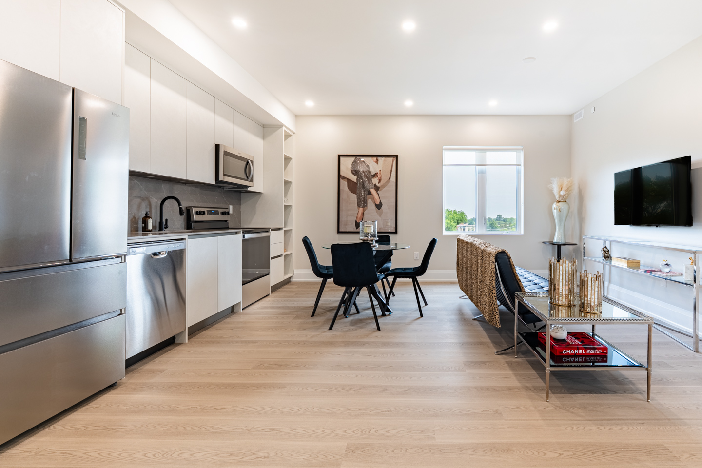 Unit 502 at Maison Bathurst — photo 14