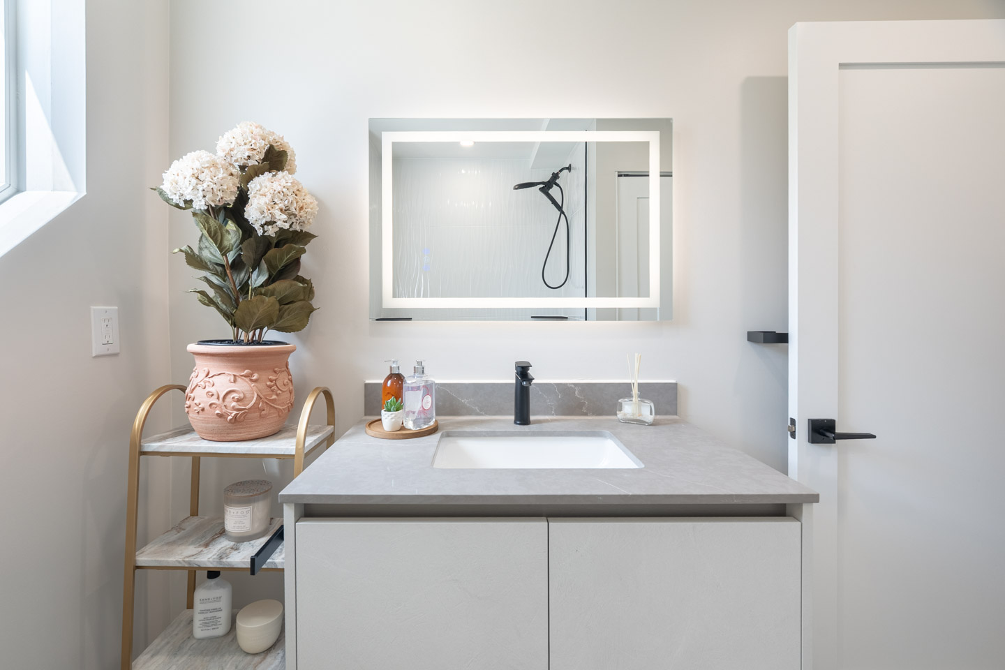 Unit 202 at Maison Bathurst — photo 11