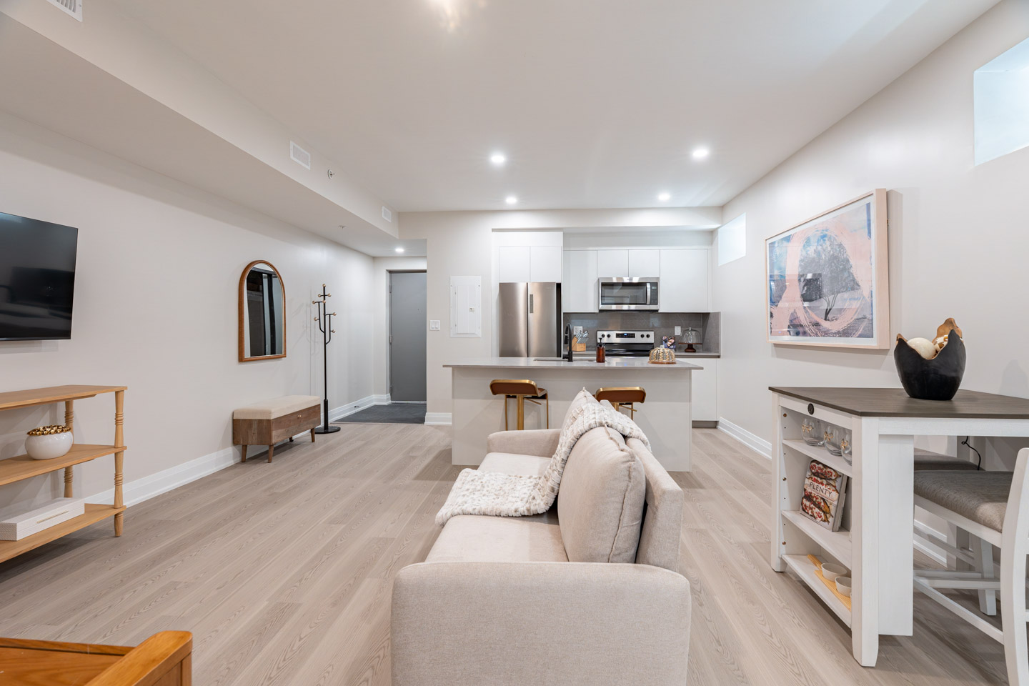 Unit 002 at Maison Bathurst — photo 4