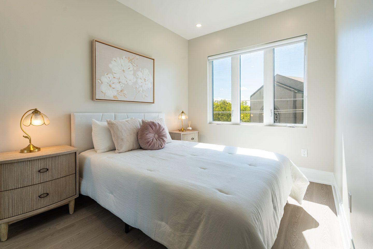 Unit 402 at Maison Bathurst — photo 5