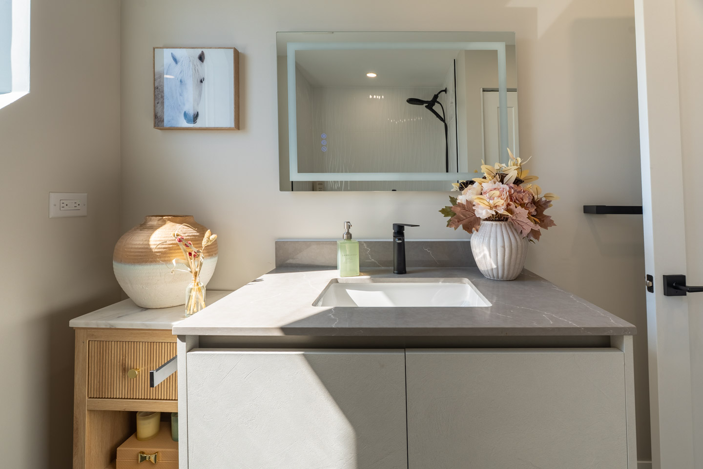 Unit 402 at Maison Bathurst — photo 9