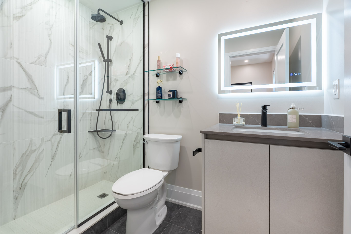 Unit 402 at Maison Bathurst — photo 17