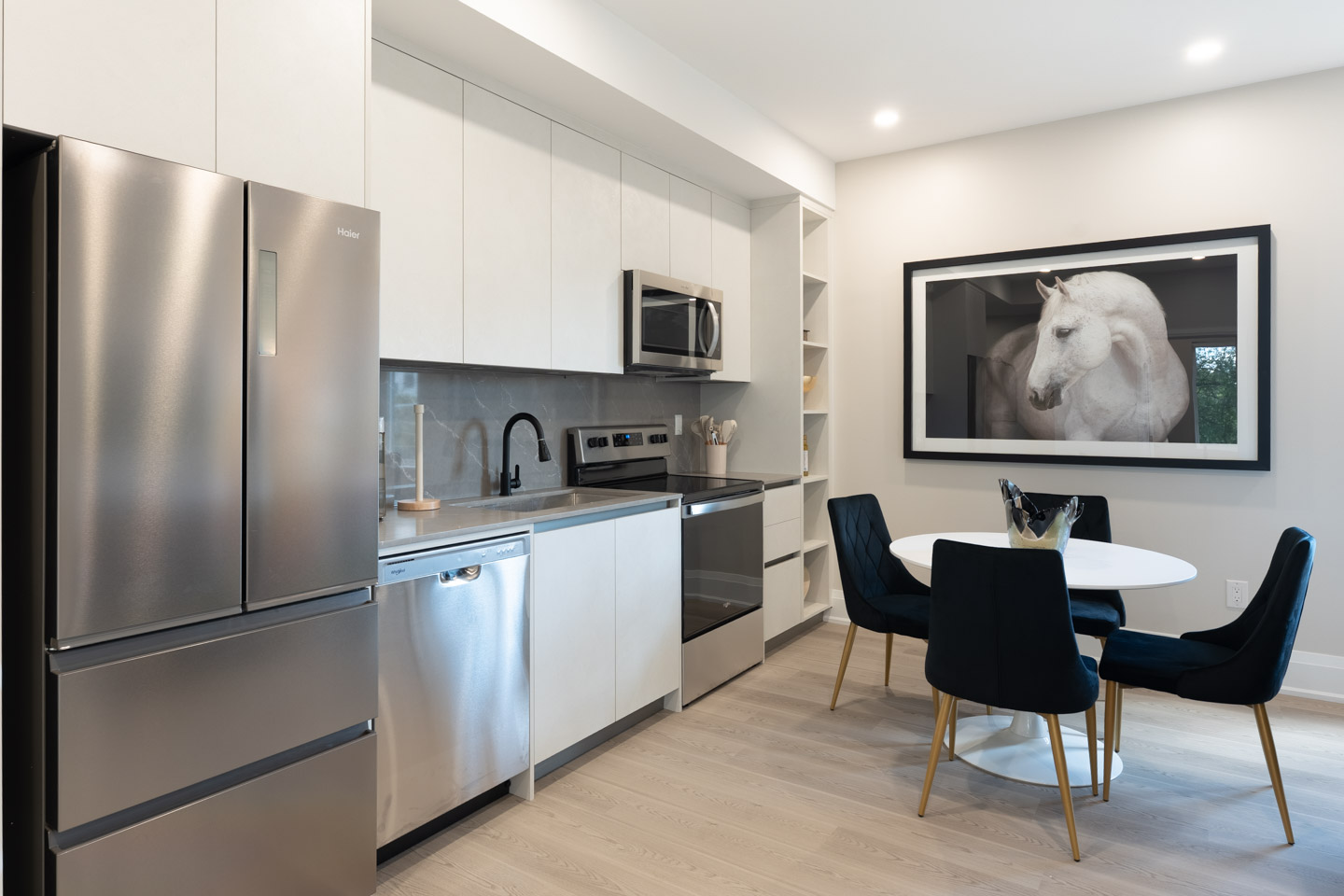 Unit 402 at Maison Bathurst — photo 18